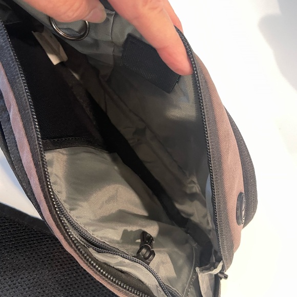 PACSAFE Crossbody Antitheft Travel bag - Picture 3 of 10